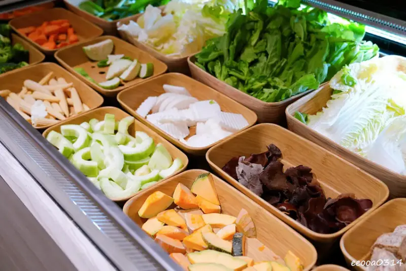 蘆洲火鍋自助吧吃到飽「火車讚養生石頭火鍋」，套餐389元起蔬