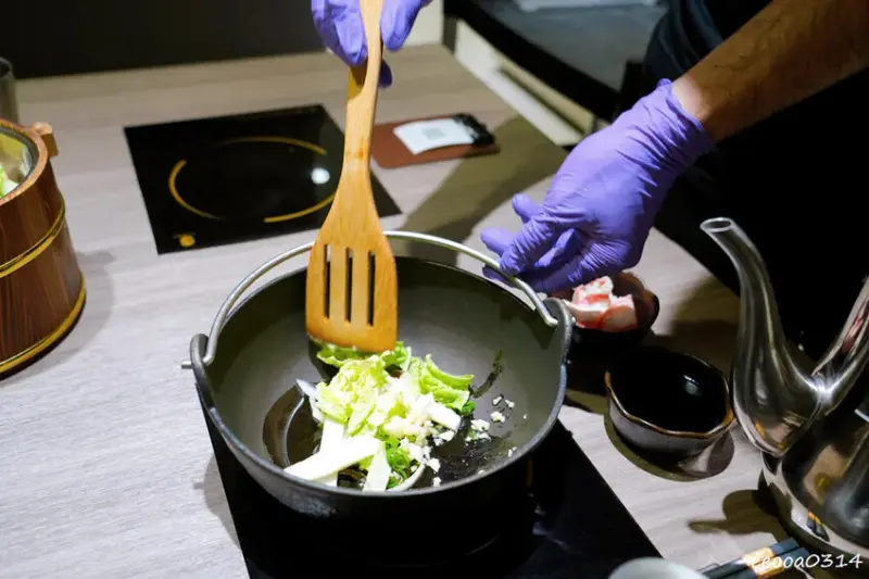 蘆洲火鍋自助吧吃到飽「火車讚養生石頭火鍋」，套餐389元起蔬