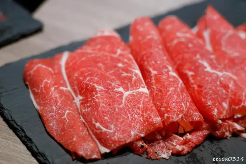 蘆洲火鍋自助吧吃到飽「火車讚養生石頭火鍋」，套餐389元起蔬