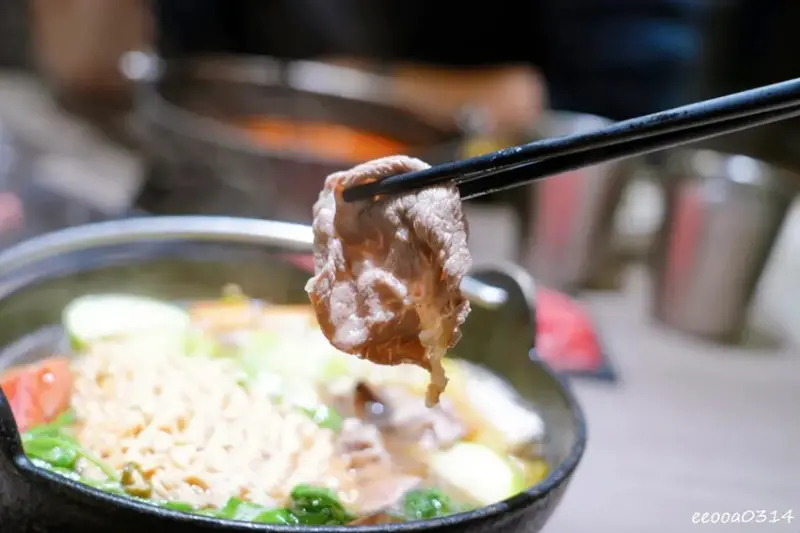 蘆洲火鍋自助吧吃到飽「火車讚養生石頭火鍋」，套餐389元起蔬