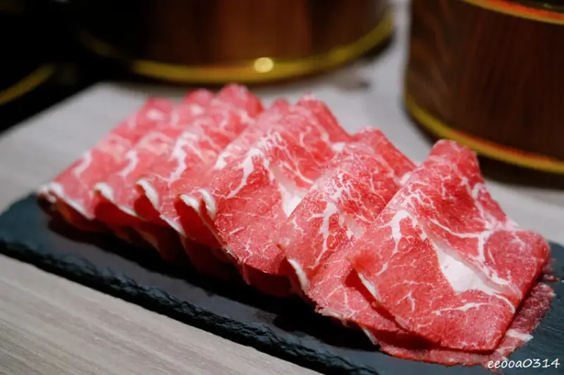 蘆洲火鍋自助吧吃到飽「火車讚養生石頭火鍋」，套餐389元起蔬