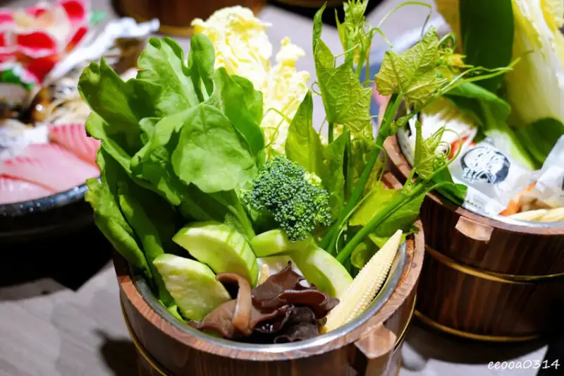 蘆洲火鍋自助吧吃到飽「火車讚養生石頭火鍋」，套餐389元起蔬