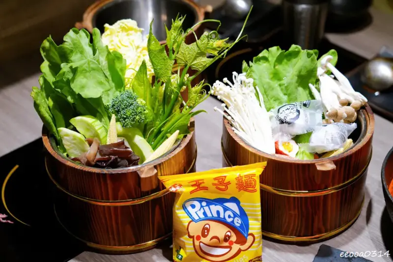 蘆洲火鍋自助吧吃到飽「火車讚養生石頭火鍋」，套餐389元起蔬