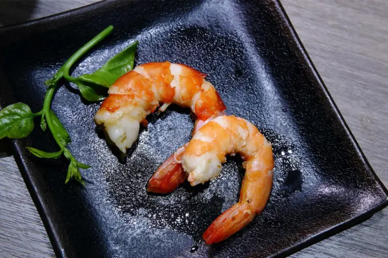 火車讚石頭火鍋，蘆洲超人氣石頭火鍋推薦！只要$389起整櫃蔬