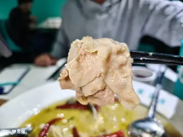 【台南】哇！還沒開賣就滿滿排隊人潮！集團精心籌畫6年開啟酸菜