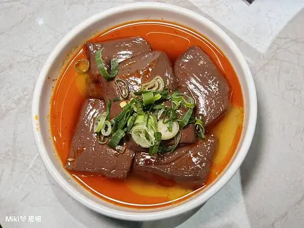 【台南】哇！還沒開賣就滿滿排隊人潮！集團精心籌畫6年開啟酸菜