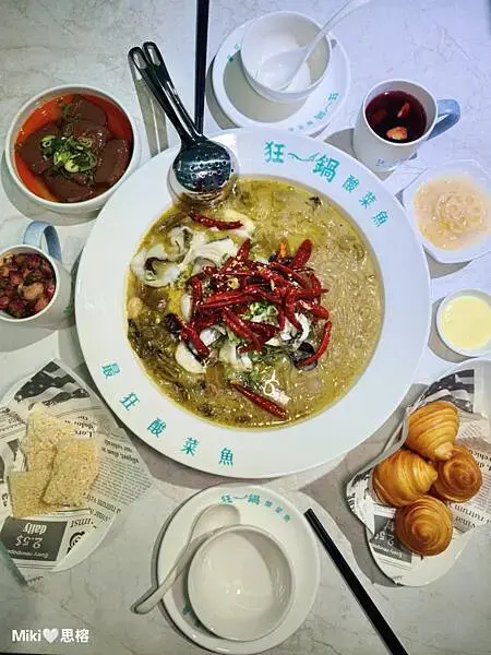 【台南】哇！還沒開賣就滿滿排隊人潮！集團精心籌畫6年開啟酸菜