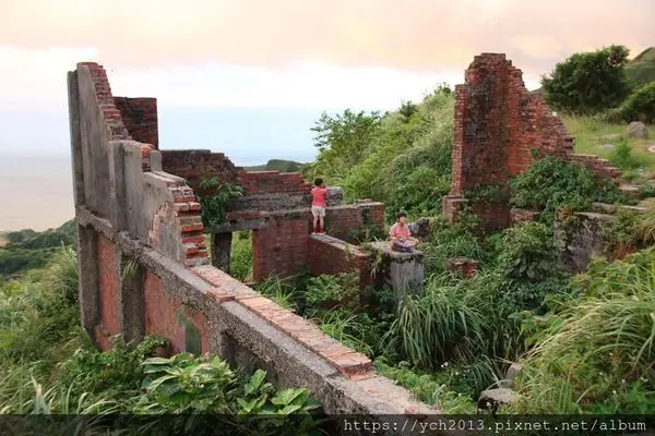 新北瑞芳／漫遊金瓜石／報時山棧道、祈堂老街彩色階梯、阿嬤的廚房吃晚餐