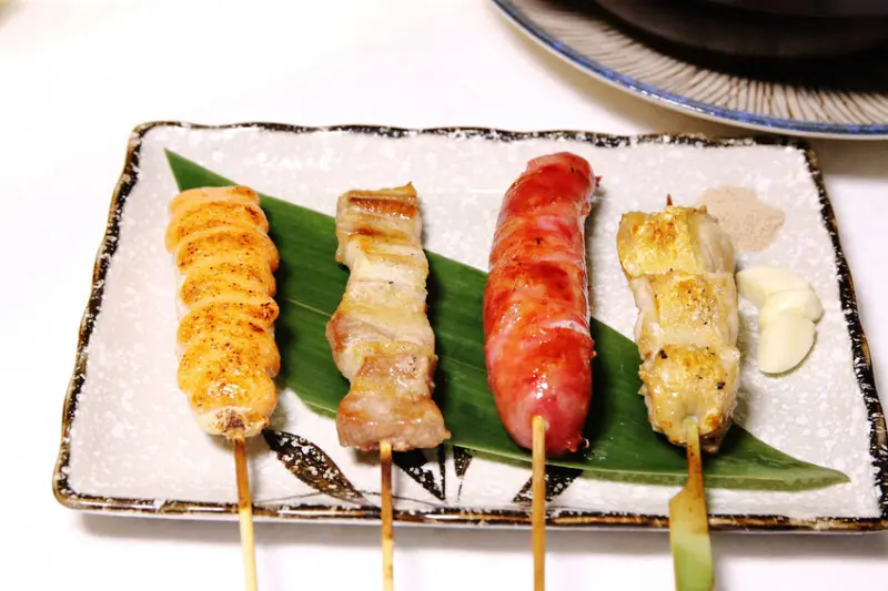 伙串滿酒場，中壢火車站旁串燒店，體驗道地串燒酒場文化，喝得痛