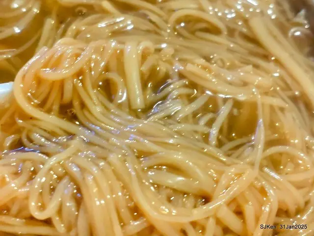 溪邊臭豆腐」(Stingky Tofu and intestine noodles at Creekside shop), HsiGi area, Hsinpei city, Taiwan, SJKen, Jan 31, 2025.