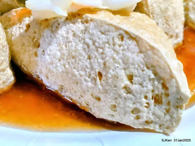 溪邊臭豆腐」(Stingky Tofu and intestine noodles at Creekside shop), HsiGi area, Hsinpei city, Taiwan, SJKen, Jan 31, 2025.