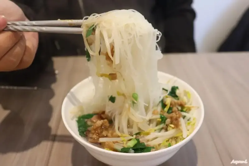 [台南美食推薦]60年傳承家鄉味竹滬麵店(小東路無名麵攤)/