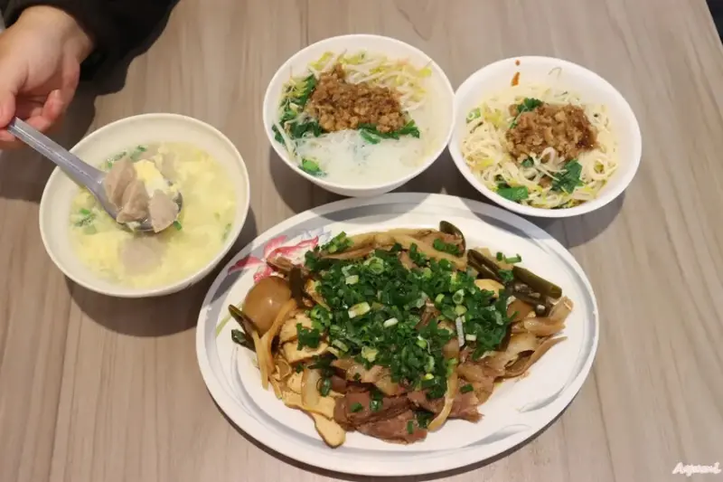 [台南美食推薦]60年傳承家鄉味竹滬麵店(小東路無名麵攤)/