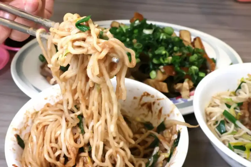 小東路無名麵店(竹滬麵店) (15).JPG