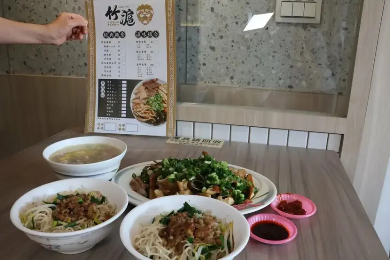 小東路無名麵店(竹滬麵店) (8).JPG