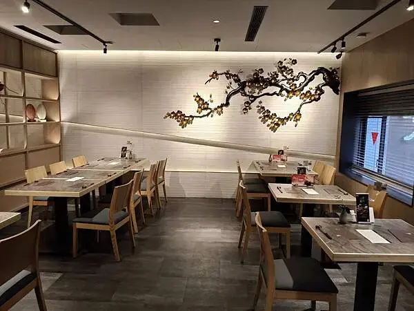 台北藝奇南京東路店~松江南京站1號出口~