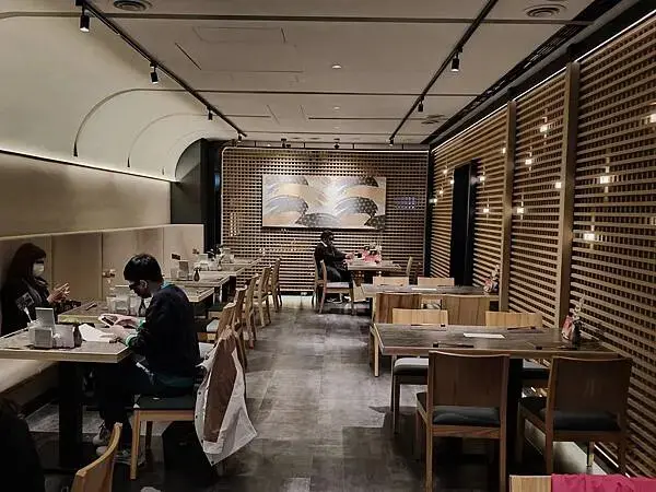 台北藝奇南京東路店~松江南京站1號出口~