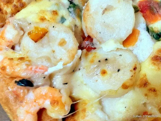 「PIZZA HUT必勝客-南港外送店」APP 買一送三大超值優惠體驗(Special offer of Pizza Hut Nangang branch store), Taipei, Taiwan, SJKen, Feb 7, 2025.