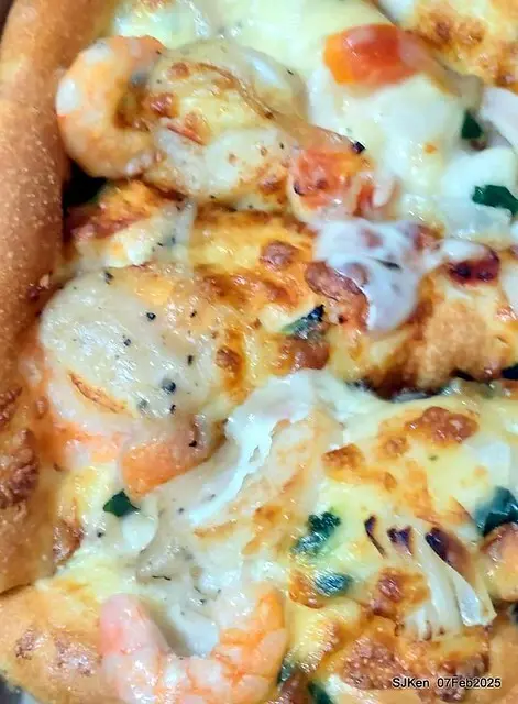 「PIZZA HUT必勝客-南港外送店」APP 買一送三大超值優惠體驗(Special offer of Pizza Hut Nangang branch store), Taipei, Taiwan, SJKen, Feb 7, 2025.