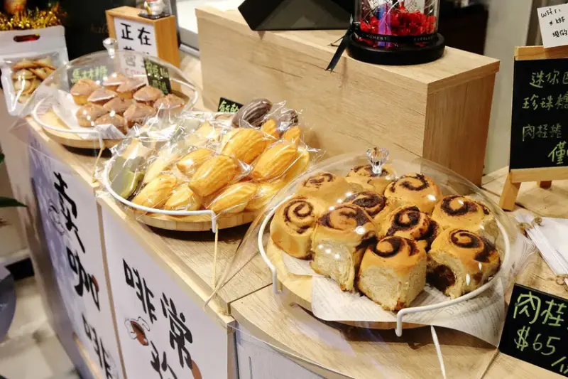 土城新開寵物友善咖啡廳，咖喀咖啡主打手作蛋糕甜點的咖啡廳，千