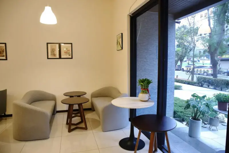 土城新開寵物友善咖啡廳，咖喀咖啡主打手作蛋糕甜點的咖啡廳，千