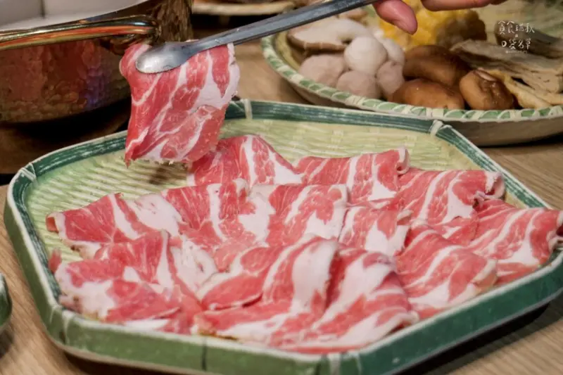 台中北區｜泰式南洋火鍋+鮮蔬鍋料自助吧、泰奶冰淇淋吃到飽，南