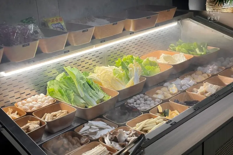 台中北區｜泰式南洋火鍋+鮮蔬鍋料自助吧、泰奶冰淇淋吃到飽，南