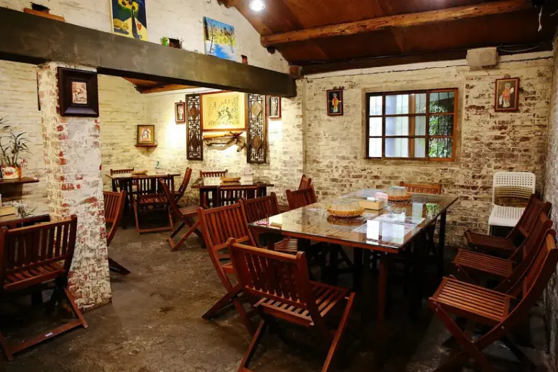 游家肥貓，大溪友善寵物老宅茶餐廳，提供港式私房料理，老闆本身