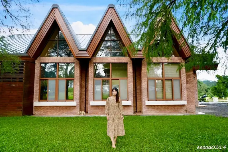 坐擁峨眉湖畔美景「世界幸福咖啡總店」，新竹峨眉湖蔬食咖啡廳、