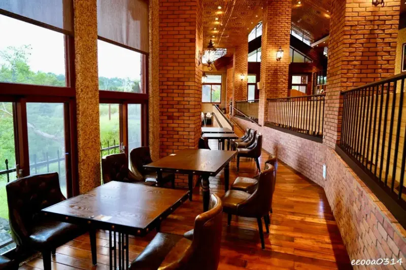 坐擁峨眉湖畔美景「世界幸福咖啡總店」，新竹峨眉湖蔬食咖啡廳、