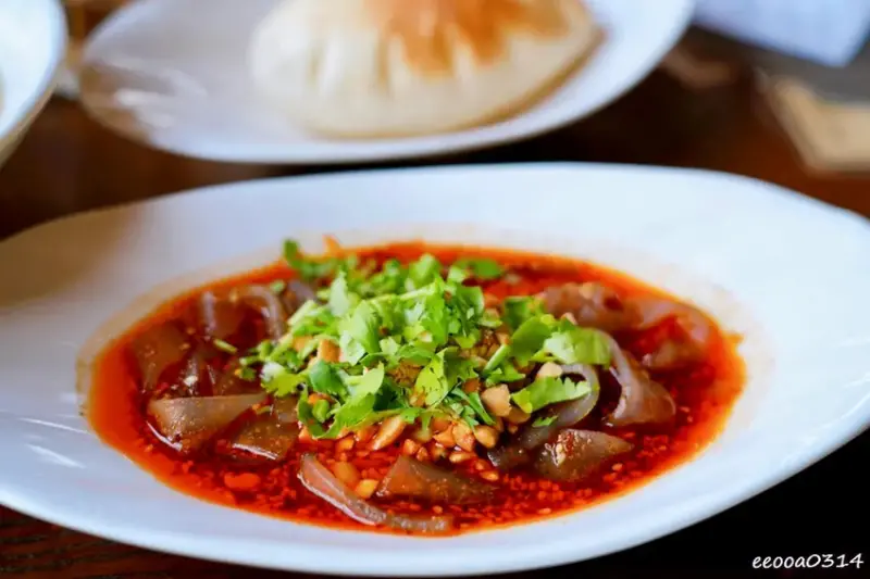 坐擁峨眉湖畔美景「世界幸福咖啡總店」，新竹峨眉湖蔬食咖啡廳、