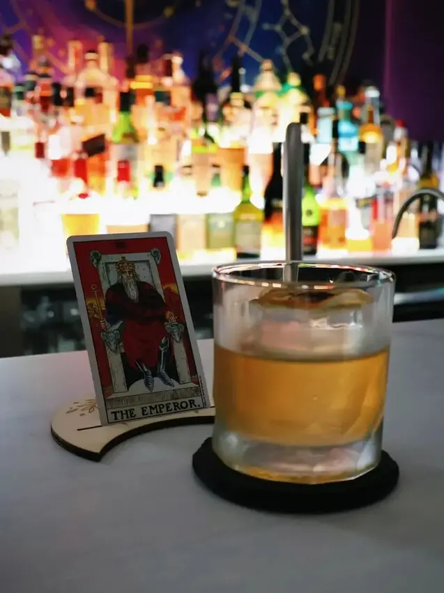 北車隱藏版塔羅酒吧！台北占卜酒吧「Bar Tarotis 塔