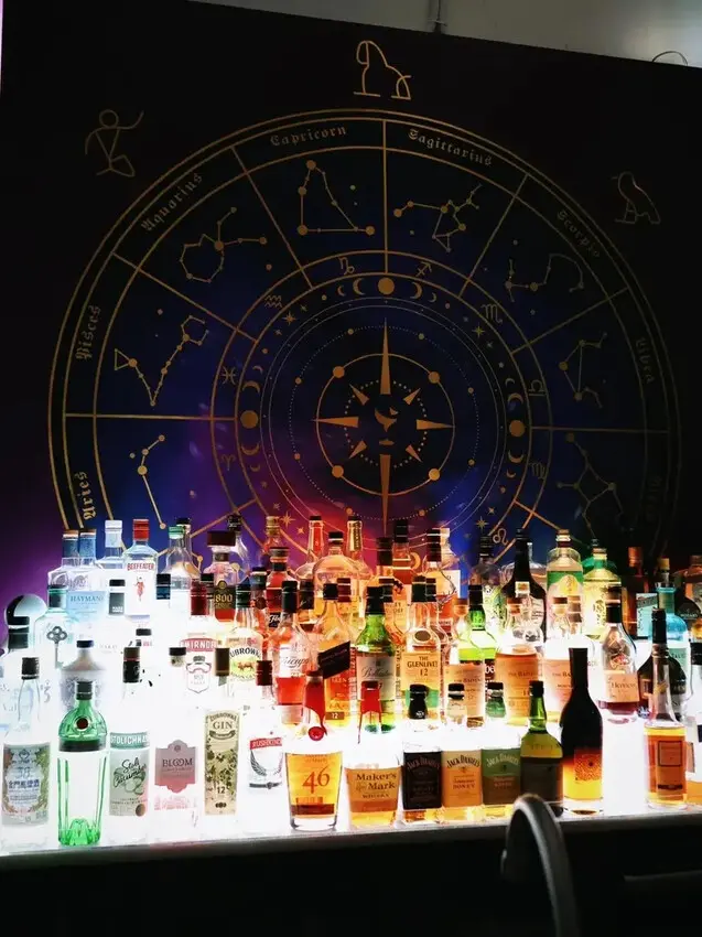 北車隱藏版塔羅酒吧！台北占卜酒吧「Bar Tarotis 塔