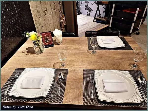 《信義區印度餐廳》好友們聚餐在市府站精緻印度料理/時尚明亮唯