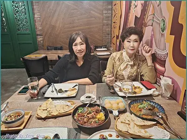 《信義區印度餐廳》好友們聚餐在市府站精緻印度料理/時尚明亮唯