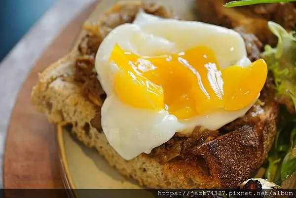 {台中美食}成真咖啡 台中首店𝗖𝗼𝗺𝗲𝗧𝗿𝘂𝗲 𝗖𝗔𝗙𝗘開幕