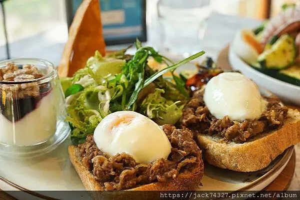 {台中美食}成真咖啡 台中首店𝗖𝗼𝗺𝗲𝗧𝗿𝘂𝗲 𝗖𝗔𝗙𝗘開幕