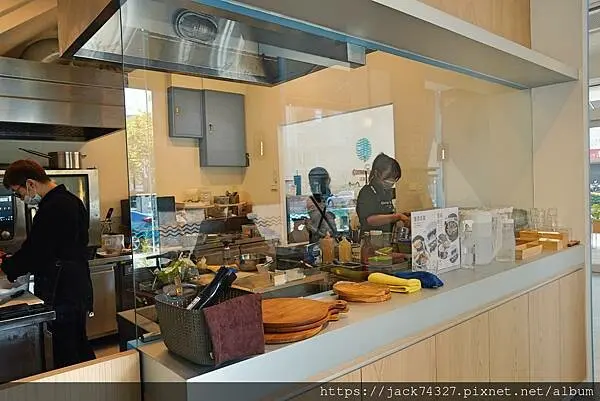 {台中美食}成真咖啡 台中首店𝗖𝗼𝗺𝗲𝗧𝗿𝘂𝗲 𝗖𝗔𝗙𝗘開幕