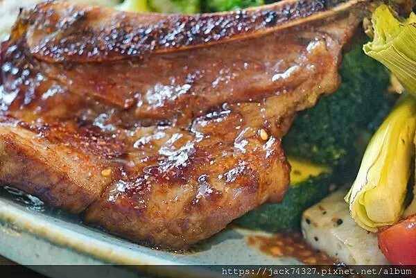 {台中美食}成真咖啡 台中首店𝗖𝗼𝗺𝗲𝗧𝗿𝘂𝗲 𝗖𝗔𝗙𝗘開幕