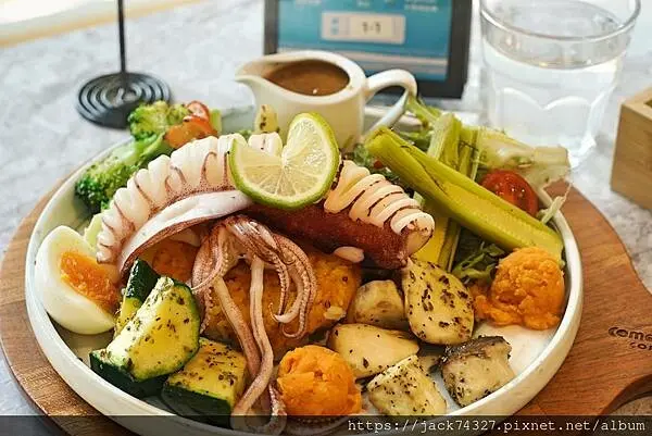 {台中美食}成真咖啡 台中首店𝗖𝗼𝗺𝗲𝗧𝗿𝘂𝗲 𝗖𝗔𝗙𝗘開幕