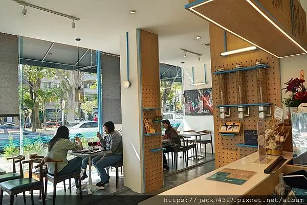 {台中美食}成真咖啡 台中首店𝗖𝗼𝗺𝗲𝗧𝗿𝘂𝗲 𝗖𝗔𝗙𝗘開幕