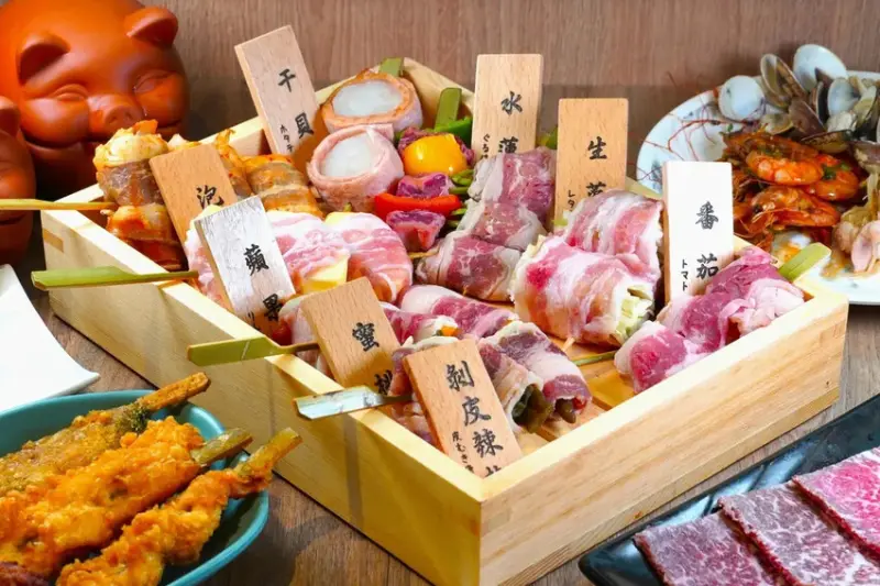 點烤串不用手軟 無限供應的烤串+燒肉 從午餐一路吃到宵夜｜築