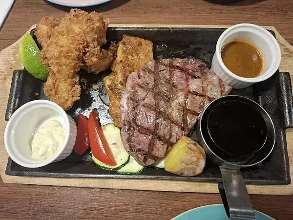 台中lalaport-橫濱牛排-漢堡排必點，自助吧吃到飽