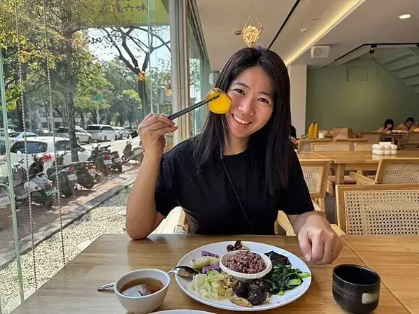 美術館附近的素食新選擇！三德六味——從簡餐店華麗轉型自助餐，