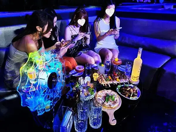 【台中音樂餐酒館推薦】邊聽Live Band邊小酌｜台中西屯