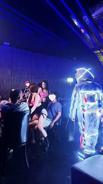 【台中音樂餐酒館推薦】邊聽Live Band邊小酌｜台中西屯