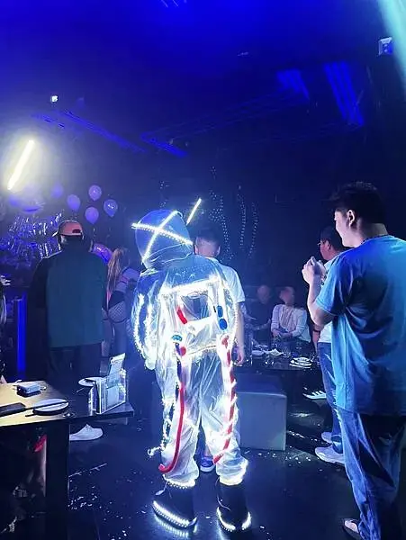 【台中音樂餐酒館推薦】邊聽Live Band邊小酌｜台中西屯