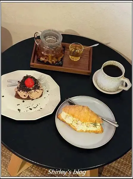 捷運江子翠站 ‧ 蚓咖啡