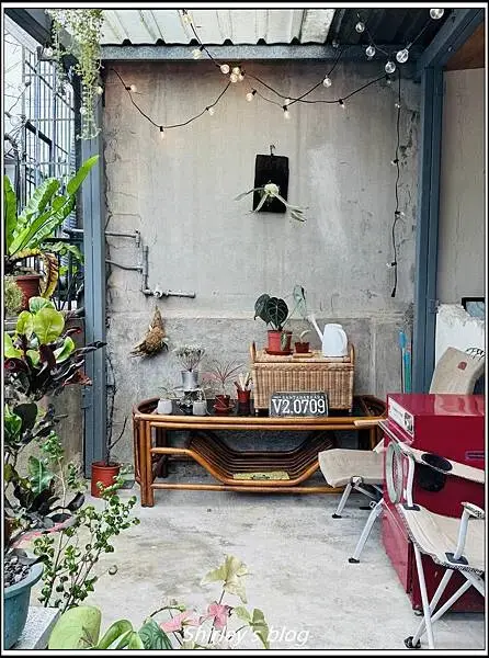 捷運江子翠站 ‧ 蚓咖啡