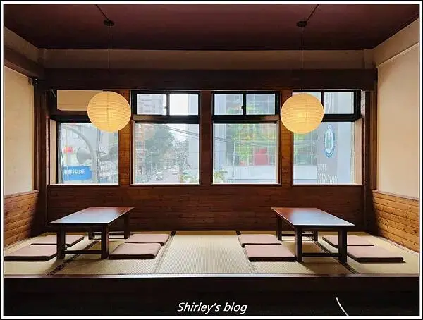 捷運江子翠站 ‧ 蚓咖啡